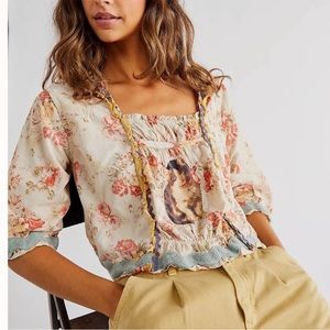 Magnolia Pearl Cropped Floral Kitty Appliqué Top